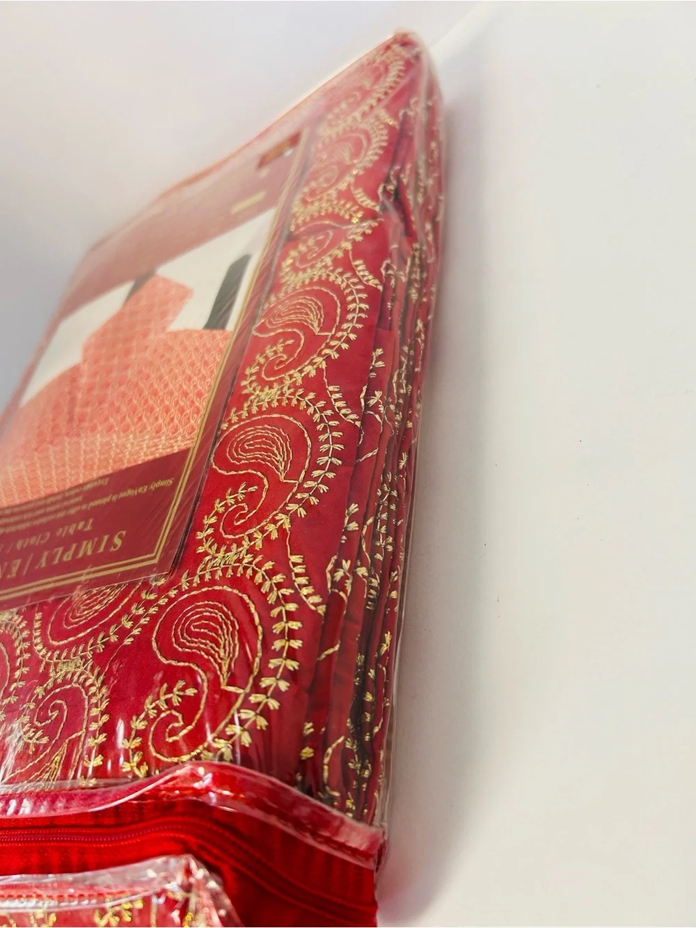 Envogue NWT Holiday 60”x120” Red & Gold Metallic Paisley Embroidery Tablecloth